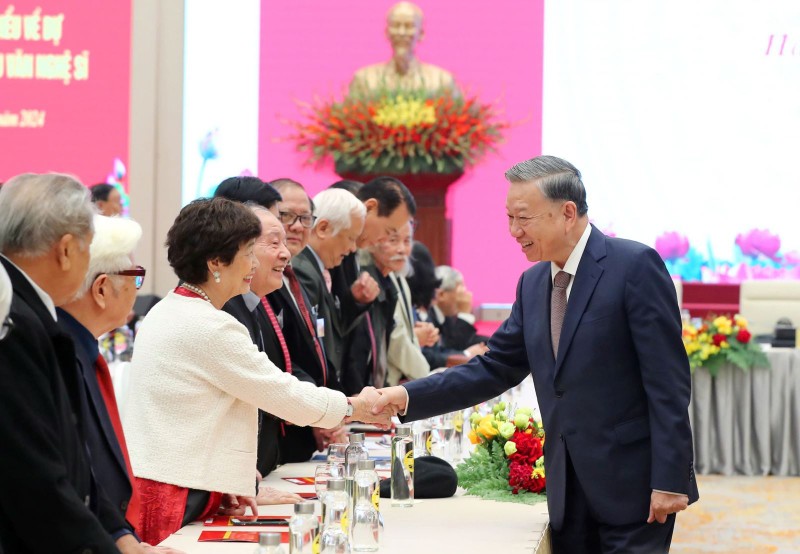 Tổng Bí thư Tô Lâm tại buổi gặp mặt các đại biểu văn nghệ sĩ ngày 30-12-2024. Ảnh: Trần Huấn