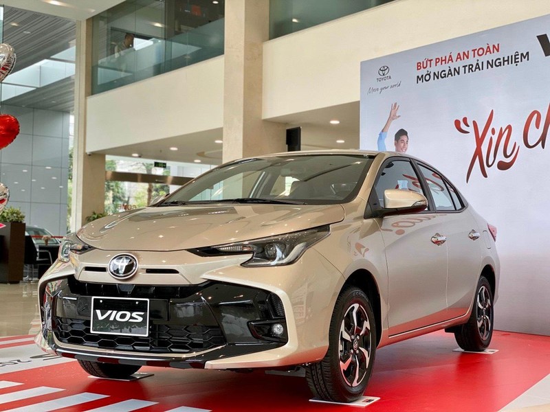 Toyota Vios vàng cát 2024.jpeg