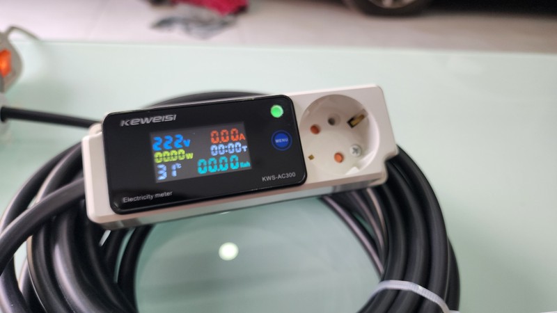 Ổ cắm tiếp địa tự động, sản phẩm nhỏ gọn thuận tiện được người dùng sử dụng rất nhiều hiện nay thay vì phải dùng phương pháp tiếp địa thủ công.