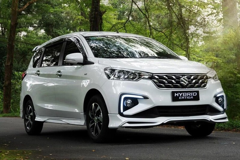 ertiga hybrid trắng 2024.jpeg