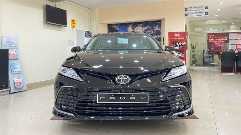 Camry đen 2024.jpeg