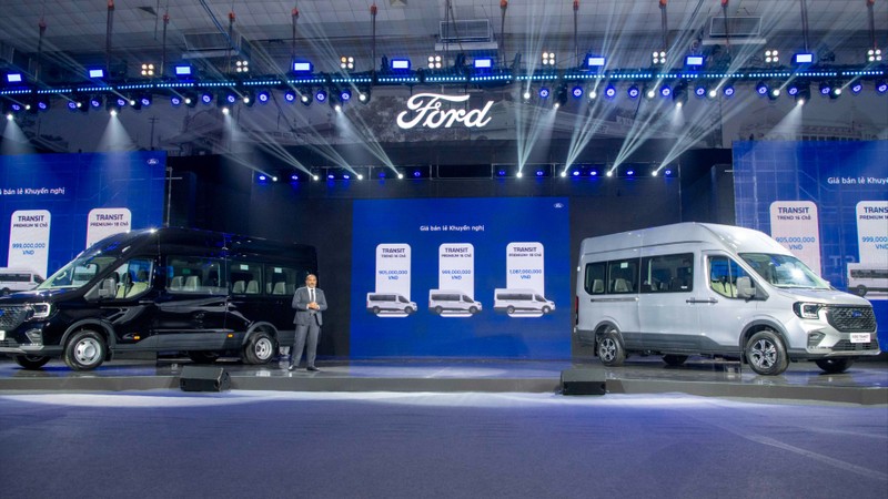 Ford_Transit_hoantoanmoi_56.JPG