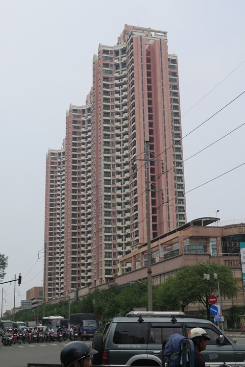 Cảnh hoang tàn của tòa nhà trị giá 55 triệu USD Thuận Kiều Plaza ảnh 1 Cảnh hoang tàn của tòa nhà trị giá 55 triệu USD Thuận Kiều Plaza ảnh 1