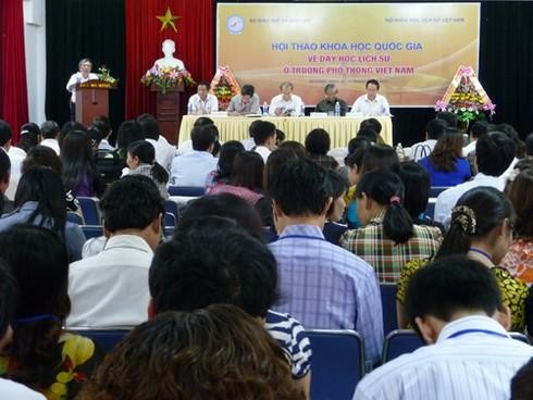 Hội thảo khoa học quốc gia về Dạy học lịch sử ở trường phổ thông Việt Nam ngày 18-19/8/2012 tại Đà Nẵng (Ảnh: Infonet)