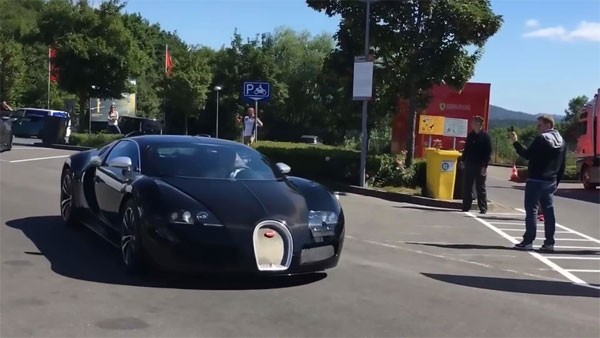 Một chiếc Bugatti Veyron, siêu xe thể thao được đánh giá là nhanh nhất thế giới.