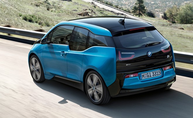 9. BMW: Thương hiệu xe Đức BMW tăng 2 bậc lên vị trí thứ 9 với số điểm trung bình như Honda là 57. Tuy nhiên, BMW có 8 dòng xe, trong đó i3 và X5 là những mẫu xe mới được tiến cử. Điều đó cho thấy mức độ tin cậy các sản phẩm của BMW đã được nâng lên đáng kể.