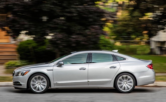 3. Buick: Với 4 model cùng số điểm tin cậy trung bình 75, hãng xe Mỹ Buick lọt top 3 năm nay.