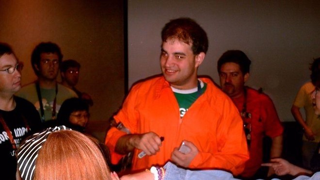 Một trong những bức ảnh hiếm hoi của tin tặc Kaminsky. Một trong những bức ảnh hiếm hoi của tin tặc Kaminsky.