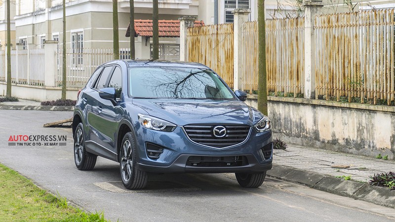 Các hãng ôtô tung khuyến mãi cuối năm ảnh 1