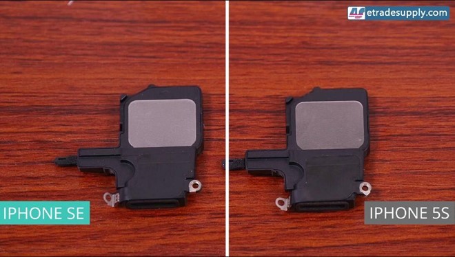 Loa ngoài của hai thiết bị có module tương tự nhau.