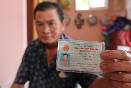 Ông Bảo Tài và chứng minh nhân dân phải ngày trước phải nhờ đến cố Thủ tướng Võ Văn Kiệt trợ giúp mới làm được do có nguyên quán ở Pháp, nơi ông nội và gia ông từng bị lưu đày. Ảnh:Duy Trần