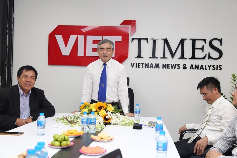 Thứ trưởng Bộ Thông tin và Truyền thông, Chủ tịch Hội Truyền thông số Việt Nam phát biểu chỉ đạo.