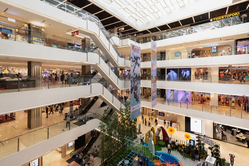 Không còn nhiều không gian cho tăng trưởng bán lẻ tại nội đô hai thành phố lớn (Ảnh: Bảo Zoãn) Không còn nhiều không gian cho tăng trưởng bán lẻ tại nội đô hai thành phố lớn (Ảnh: Bảo Zoãn)