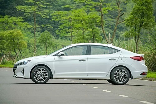 Thành Công sẽ có thương hiệu ôtô Việt bên cạnh Hyundai ảnh 1 Một mẫu Hyundai Elantra lăn bánh tại Việt Nam.