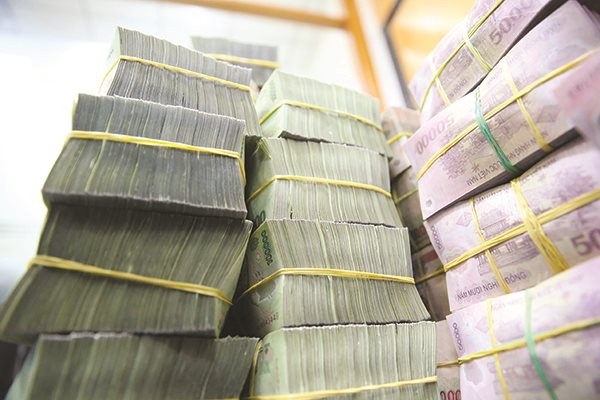 Ngân hàng Nhà nước chưa có các chỉ đạo, hướng dẫn cụ thể liên quan đến gói tín dụng nói trên nên tại thời điểm này vẫn chưa thể khẳng định gói tín dụng có gồm các khoản cho vay mới hay không. Ảnh minh họa Thành Hoa. Ngân hàng Nhà nước chưa có các chỉ đạo, hướng dẫn cụ thể liên quan đến gói tín dụng nói trên nên tại thời điểm này vẫn chưa thể khẳng định gói tín dụng có gồm các khoản cho vay mới hay không. Ảnh minh họa Thành Hoa.