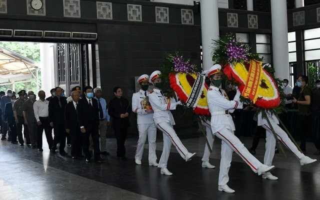 Cử hành trọng thể lễ tang đồng chí Nguyễn Đình Hương ảnh 6 Cử hành trọng thể lễ tang đồng chí Nguyễn Đình Hương ảnh 6