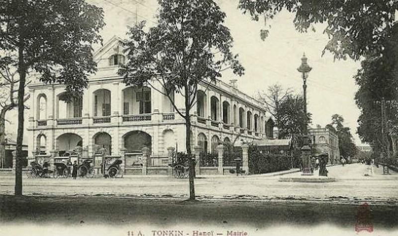 Tòa Đốc lý Hà Nội khoảng năm 1920. (Ảnh: Flickr)