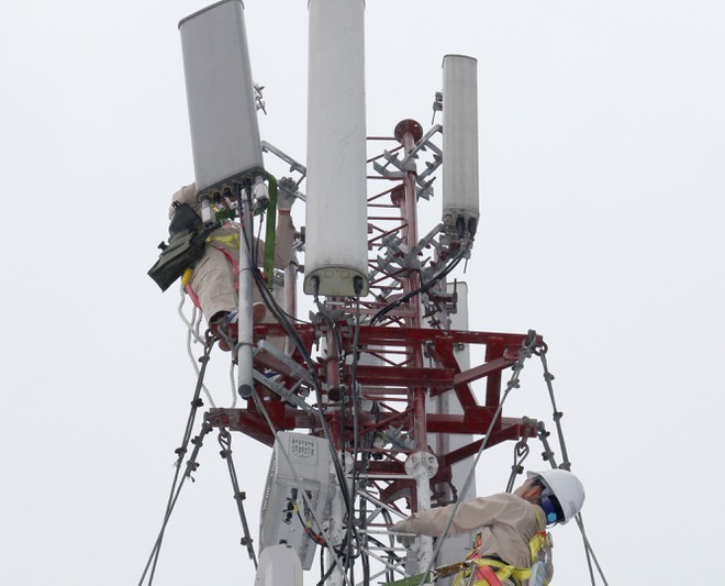 Vinsmart cho biết công ty đang nghiên cứu và chuẩn bị sản xuất các hệ thống thiết bị 5G, dự kiến thử nghiệm đầu tiên vào tháng 12/2020. Vinsmart cho biết công ty đang nghiên cứu và chuẩn bị sản xuất các hệ thống thiết bị 5G, dự kiến thử nghiệm đầu tiên vào tháng 12/2020.