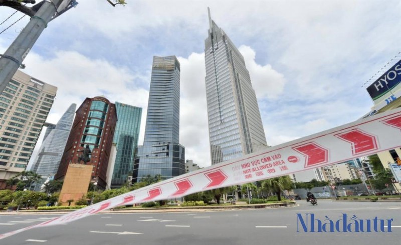 TP.HCM - "đầu tàu" kinh kế của cả nước đang gồng mình chống chịu với dịch bệnh. Ảnh: Nguyễn Vũ Phước TP.HCM - "đầu tàu" kinh kế của cả nước đang gồng mình chống chịu với dịch bệnh. Ảnh: Nguyễn Vũ Phước