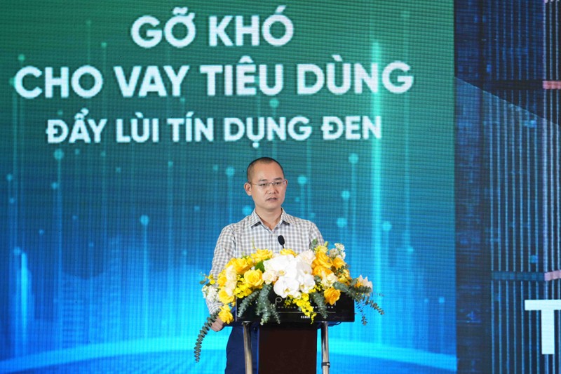 le quoc ninh mcredit.jpg