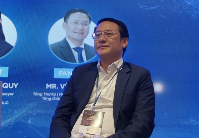 Lo ngai khung hoang thua.jpg