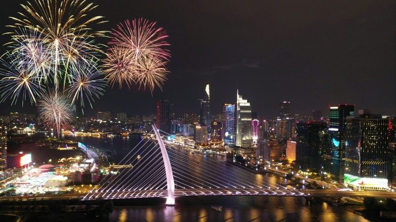 Cac SK chao mung 30.4 2.jpg