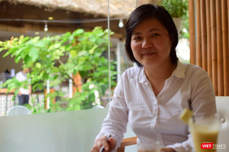 Bà Đoàn Thị Xuân khẳng định: "Xã hội ngày nay quá tràn lan các món đồ ăn nhanh, thức ăn đường phố về cơ bản đều làm cho trẻ em có nguy cơ béo phì, dậy thì sớm, dẫn tới nguy cơ bị lạm dụng tình dục tăng cao ở nhiều môi trường" Bà Đoàn Thị Xuân khẳng định: "Xã hội ngày nay quá tràn lan các món đồ ăn nhanh, thức ăn đường phố về cơ bản đều làm cho trẻ em có nguy cơ béo phì, dậy thì sớm, dẫn tới nguy cơ bị lạm dụng tình dục tăng cao ở nhiều môi trường"