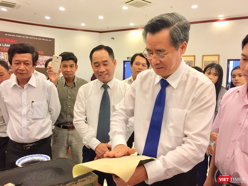 Trải nghiệm in tranh Đông Hồ truyền thống