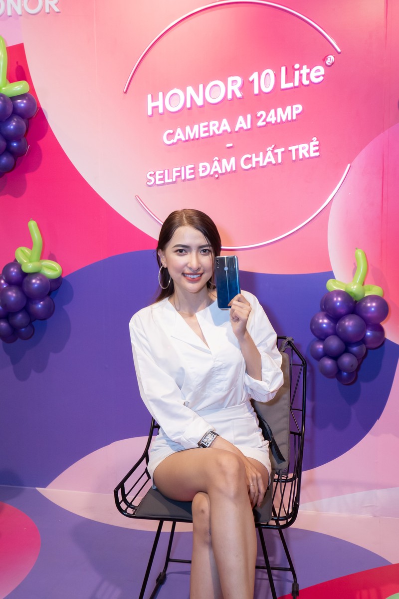 Hot girl Nguyễn Tống Mỹ Linh