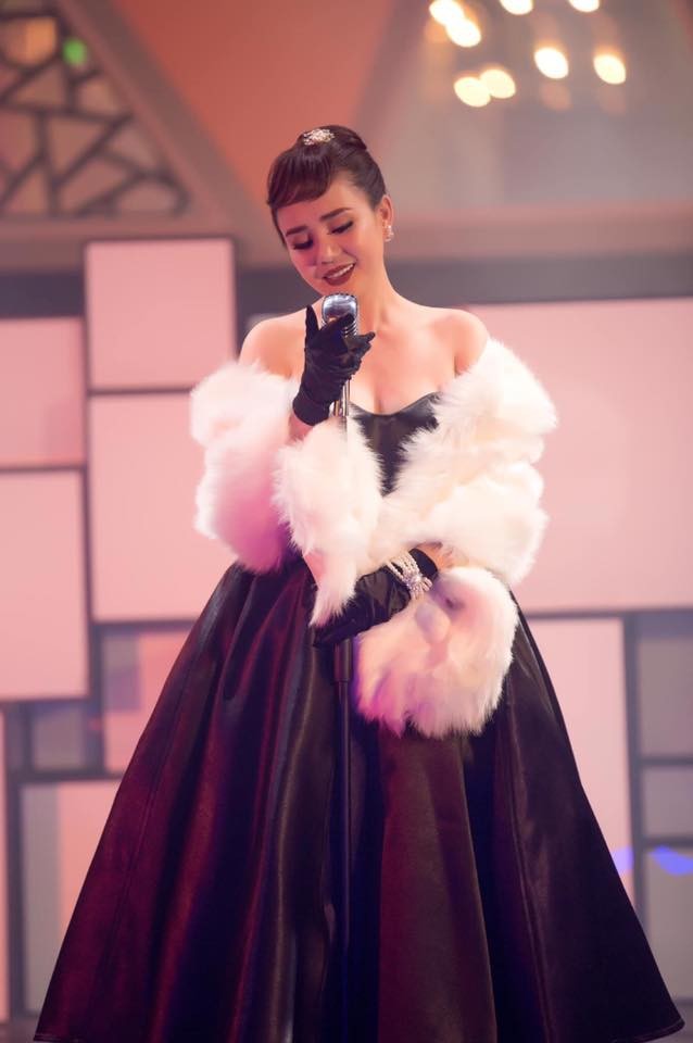 Vy Oanh cho rằng trong lúc cô đang có hợp đồng độc quyền 