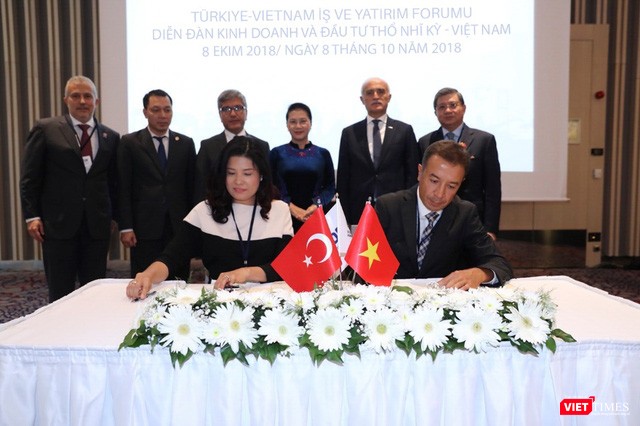 Bà Nguyễn Thị Thu Phương khẳng định: “Năng lượng tái tạo đang được cả thế giới quan tâm. Ngoài việc phục vụ việc sản xuất kinh doanh chúng ta phải có ý thức xã hội gìn giữ môi trường. Một trong những ngành năng lượng mà bảo vệ môi trường vẫn giúp phát triển được kinh tế đó là năng lượng tái tạo và VPMilk cũng mong muốn theo kịp xu hướng đó. Quan điểm của VPMilk là sản xuất kinh doanh nhưng vẫn luôn bảo vệ môi trường”.