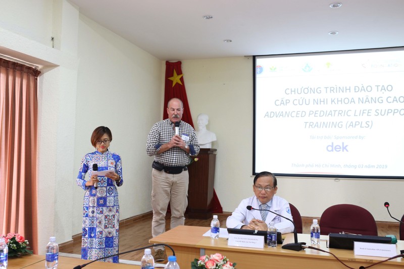 Chuyên gia - bác sĩ David Thomas giới thiệu chi tiết khóa học