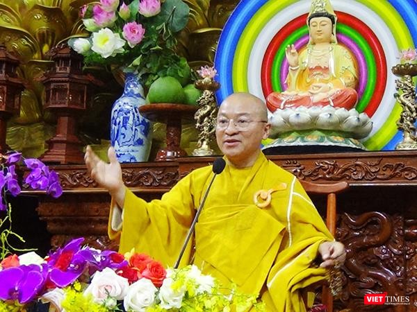 Thượng tọa Thích Nhật Từ cho biết tinh thần Phật giáo dạy rằng con người tự mình có thể làm chủ mạng sống của mình