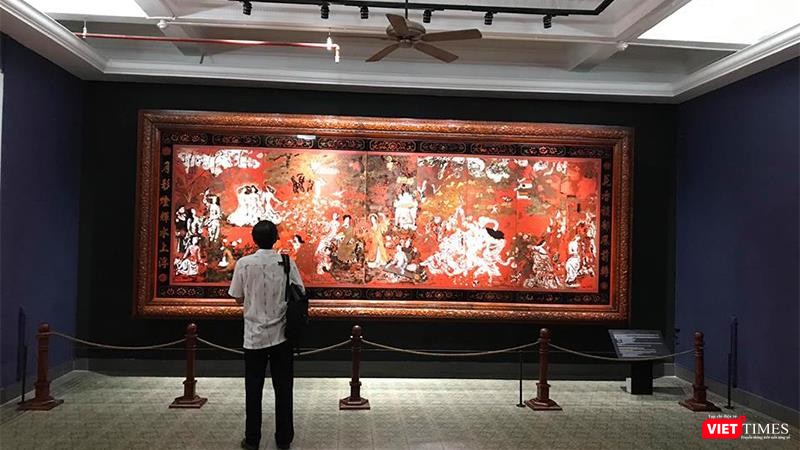 Nhiểu người yêu tranh cho rằng sự mới lên đến mức... bóng bẩy của bức tranh bảo vật quốc gia thực ra là ... sửa vụng, đã làm mất tinh thần bức tranh nguyên gốc Nhiểu người yêu tranh cho rằng sự mới lên đến mức... bóng bẩy của bức tranh bảo vật quốc gia thực ra là ... sửa vụng, đã làm mất tinh thần bức tranh nguyên gốc