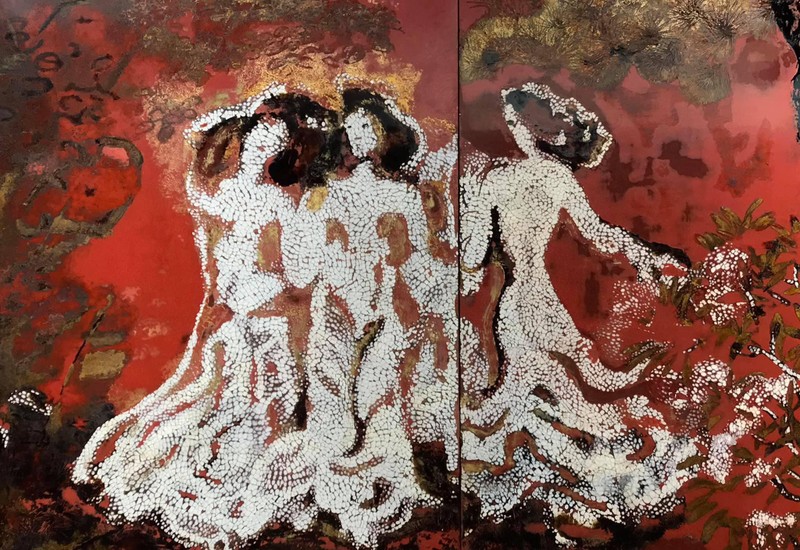 Cận cảnh những chi tiết bị mất vàng và biến đổi màu sắc rất nhiều