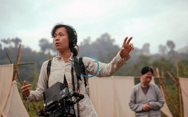 Đạo diễn Nguyễn Phương Anh trên trường quay "Vợ ba"