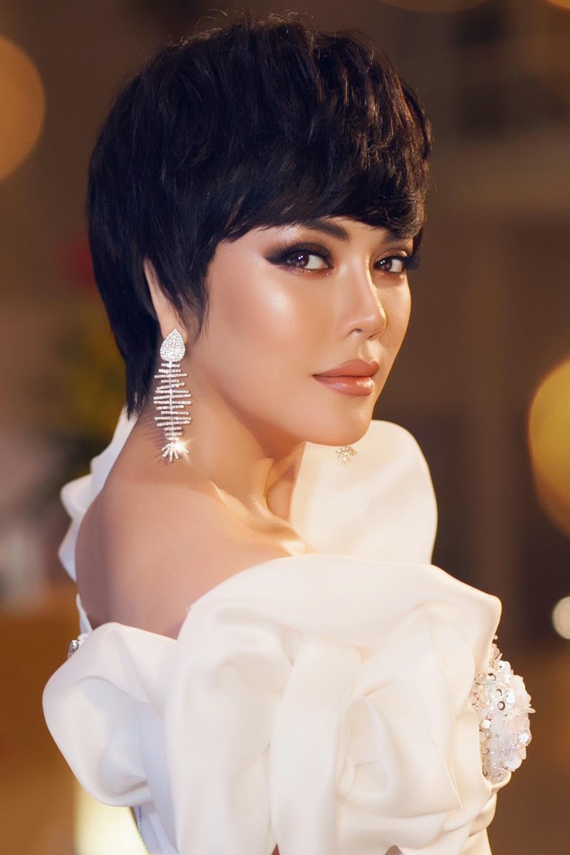 Lý Nhã Kỳ vừa hoàn thành những cảnh quay cuối cùng cho bộ phim “Thiên Đường”