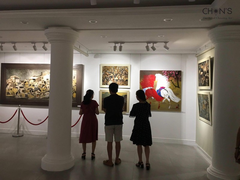 Công chúng ngạc nhiên trước những nét chấm phá nổi bật của "động" trong tranh ngựa khi sắp đặt bên cạnh những tác phẩm sơn mài rất "tĩnh" Công chúng ngạc nhiên trước những nét chấm phá nổi bật của "động" trong tranh ngựa khi sắp đặt bên cạnh những tác phẩm sơn mài rất "tĩnh"