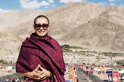 Phương Thanh là một ca sĩ đồng thời là một phật tử 