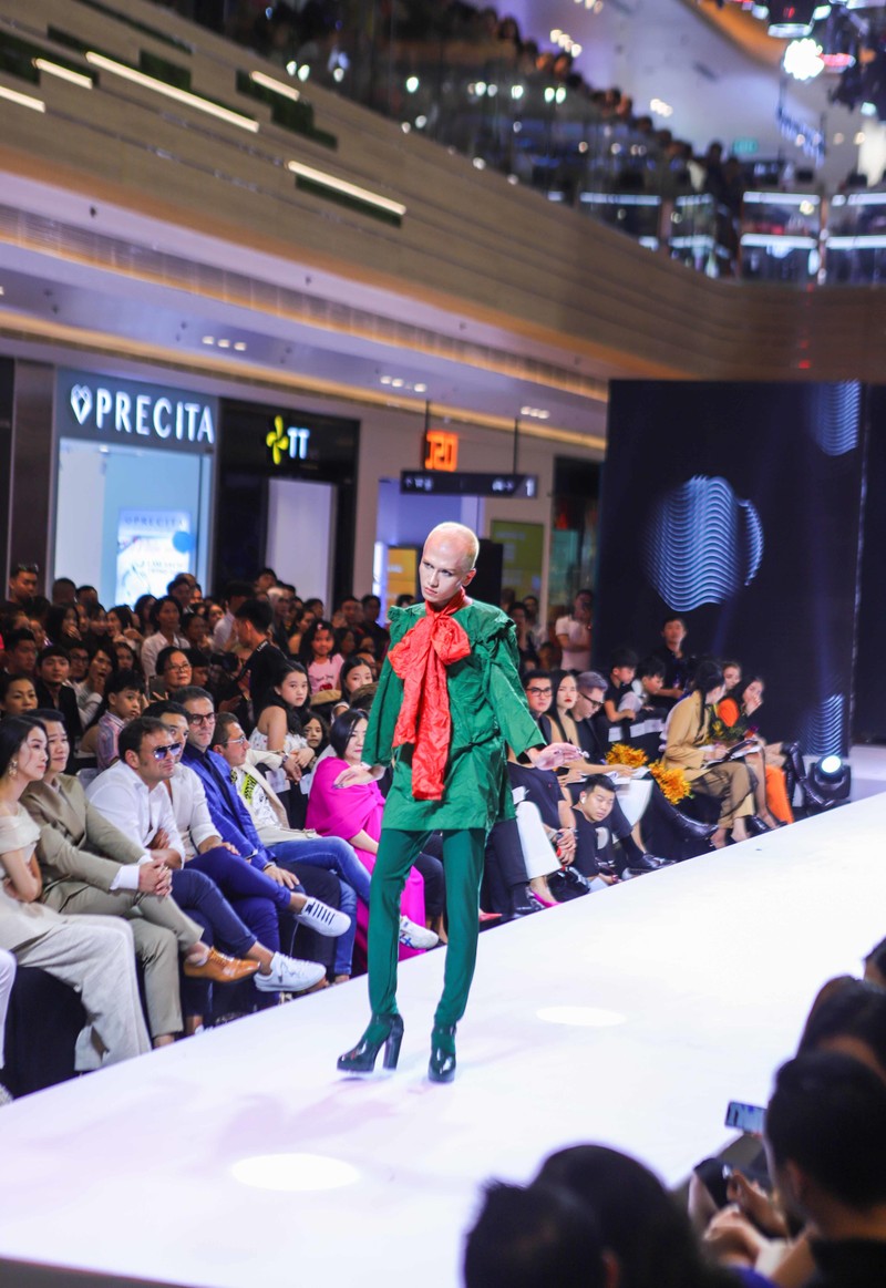 Những màn trình diễn mang lại nhiều cảm xúc Những màn trình diễn mang lại nhiều cảm xúc