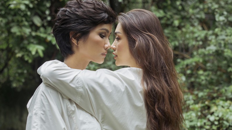 Hoa hậu H’ Hen Niê đóng “vai nam” cạnh Á hậu Lệ Hằng?