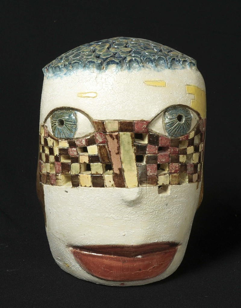 Tác phẩm gốm thể hiện cá tính mạnh mẽ của Đinh Văn Sơn Tác phẩm gốm