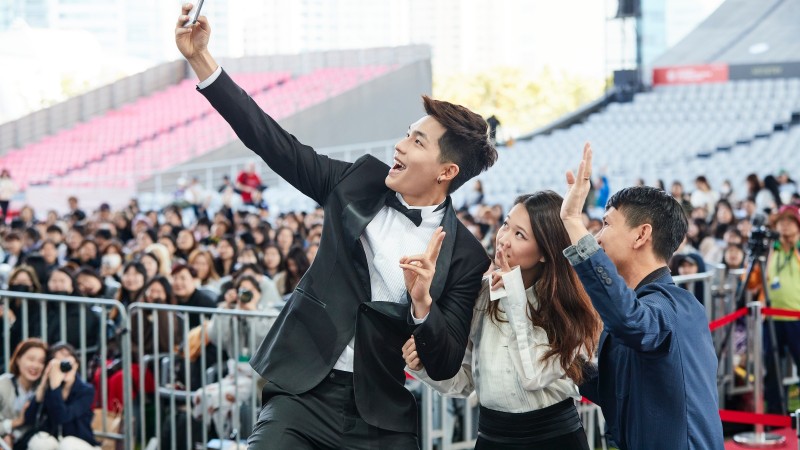 Quốc Anh, Khả Ngân hút hồn fan Hàn Quốc