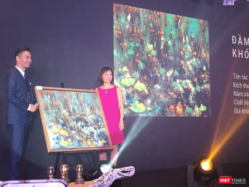 MC Phan Anh và họa sĩ Trần Thảo Hiền 