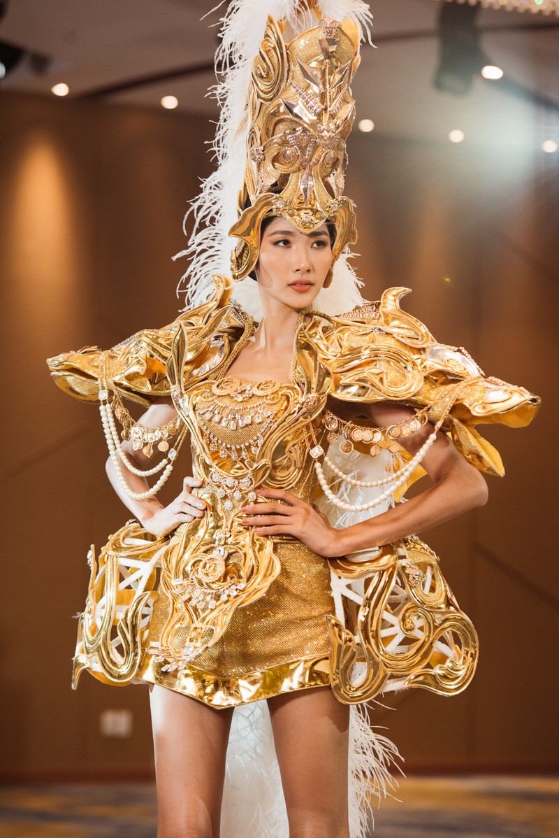 Gánh nặng Top 5 Hoa hậu Hoàn Vũ Thế giới của H'Hen Niê để lại dường như quá nặng?