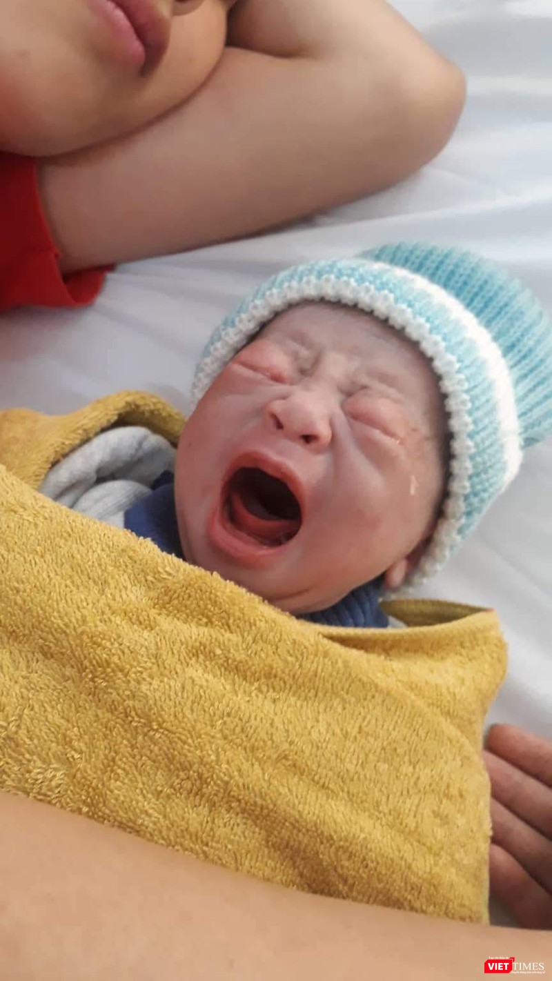 Bao giờ con đến bên mẹ, cất tiếng khóc chào đời khiến tim mẹ rộn ràng? 