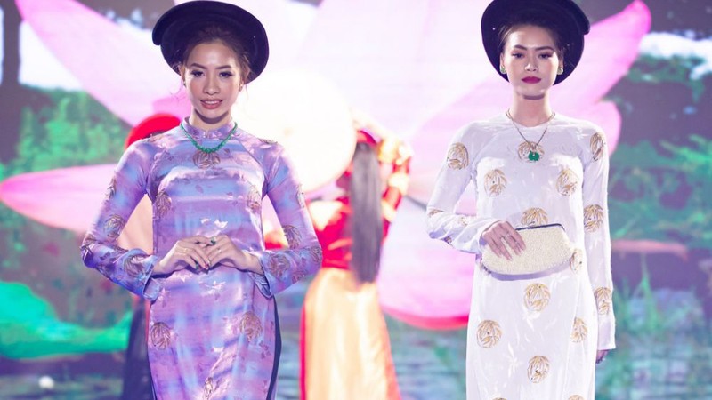 Hoa hậu đại dương Lê Âu Ngân Anh số hóa kênh truyền thông dành cho giới trẻ ảnh 6 NTK Việt Hùng mang Tre Việt ba miền lên sân khấu Nét Việt