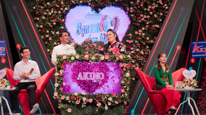 Cặp đôi cũng bị ông mai, bà mối làm khó nhưng vẫn vượt qua mọi thử thách