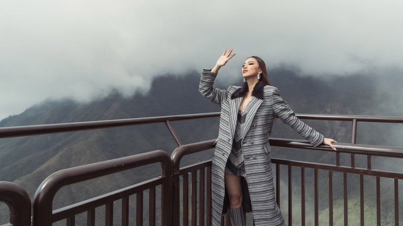 Á hậu Kim Duyên thần thái và cá tính