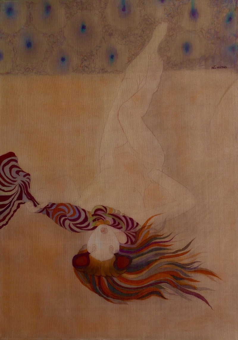 Gần mười năm lao động miệt mài với lụa để cho ra vài chục tác phẩm Gần mười năm lao động miệt mài với lụa để cho ra vài chục tác phẩm